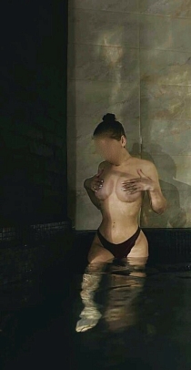 Девушка массажистка Лина, салон Relax Men